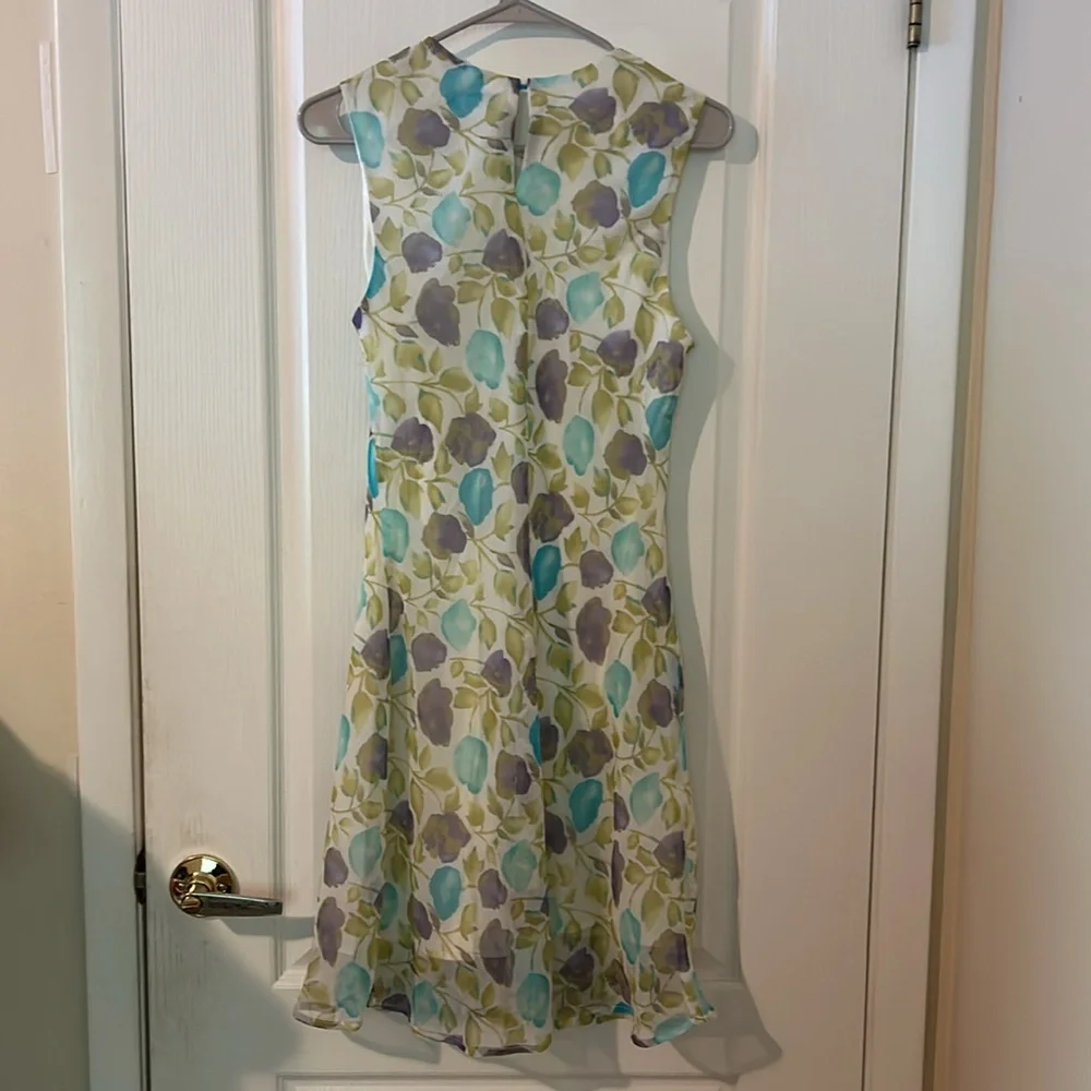 Juniors size 11 sleeveless dress with built-in slip perfect for any occasion